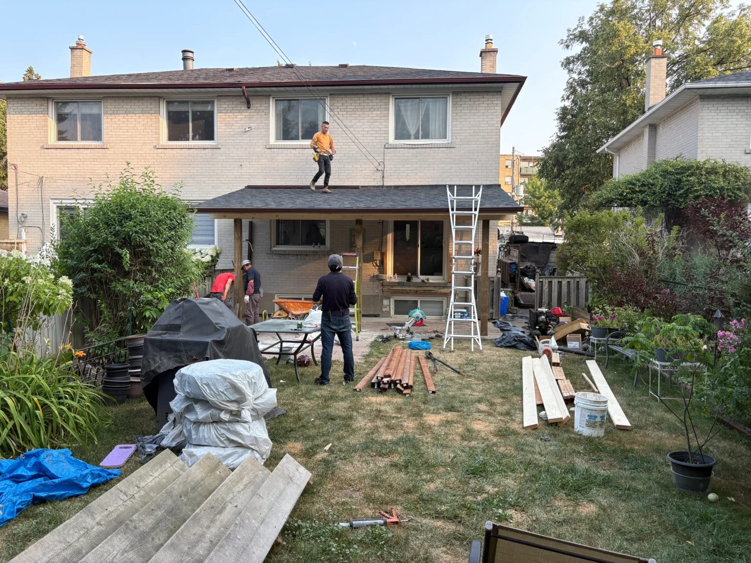 04住宅屋顶-Residential Roofing Toronto Residential addition and roof work in progress